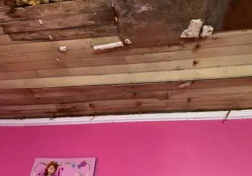 water-damage-restoration-overflowing-bathtub-tub-overflows-water-damage-cleanup-near-me-water-damage-companies-near-me-water-damage-repair-near-me-9-500x350